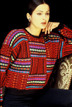 Lade das Bild in den Galerie-Viewer, FIESTA - Short Pullover