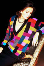 Lade das Bild in den Galerie-Viewer, LATTICE - V-Pullover