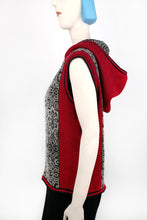 Lade das Bild in den Galerie-Viewer, ROBIN HOOD Kapuzen-Zip-Weste - rot/grau