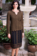 Lade das Bild in den Galerie-Viewer, LACE - V-Cardigan - oliv