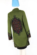 Lade das Bild in den Galerie-Viewer, BELLE ESPRIT - Kurzmantel grün/bunt