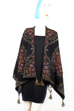 Lade das Bild in den Galerie-Viewer, BELLE ESPRIT - Ruana schwarz/bunt