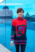 Lade das Bild in den Galerie-Viewer, LABYRINTH - Stehkragenpullover - rot/bunt