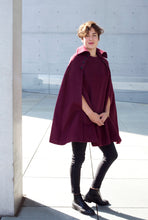 Lade das Bild in den Galerie-Viewer, MARINELLA - Cape - aubergine